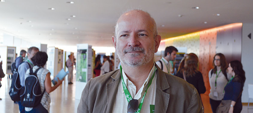 Vicente Medina, catedrático de Producción Vegetal y Ciencia Forestal y coordinador del congreso.